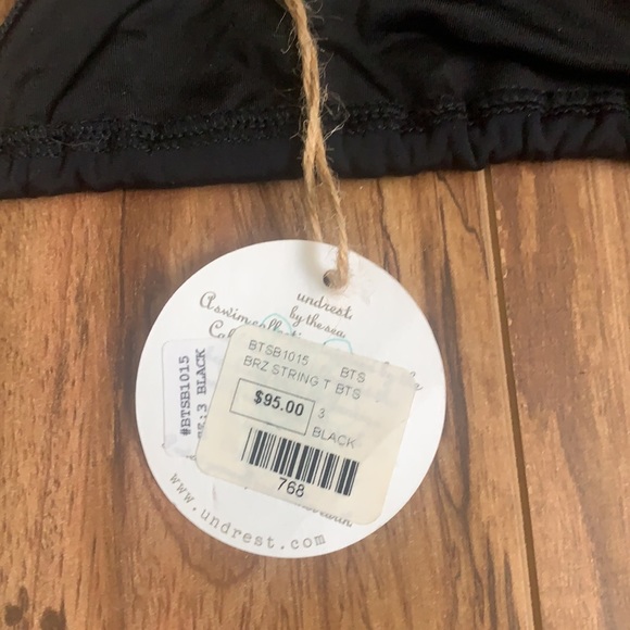 Bikini Top + Bottom - Picture 6 of 7